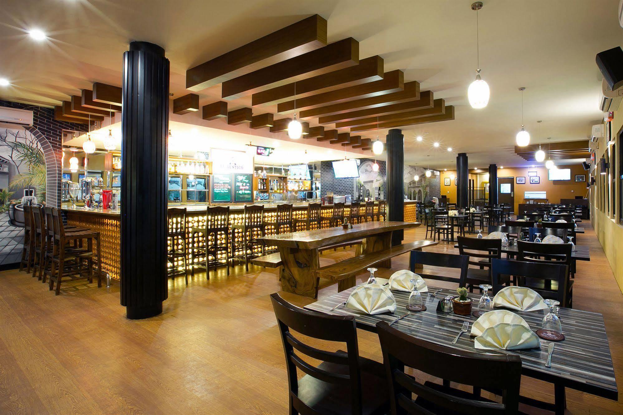 Kuta Station Hotel And Spa Bali Zewnętrze zdjęcie