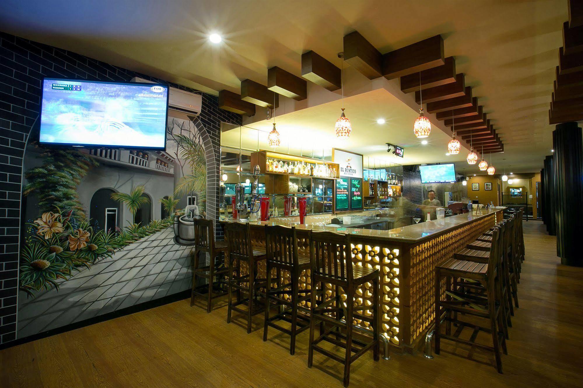 Kuta Station Hotel And Spa Bali Zewnętrze zdjęcie