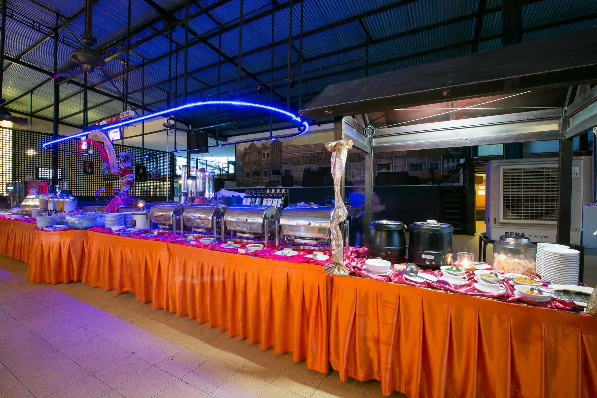 Kuta Station Hotel And Spa Bali Zewnętrze zdjęcie