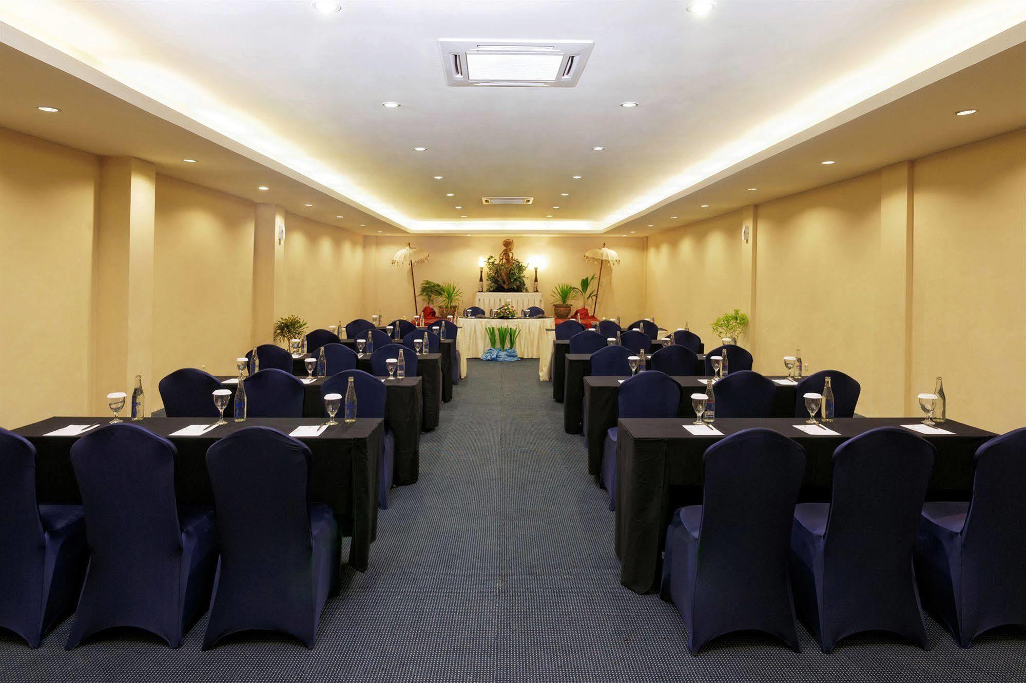 Kuta Station Hotel And Spa Bali Zewnętrze zdjęcie