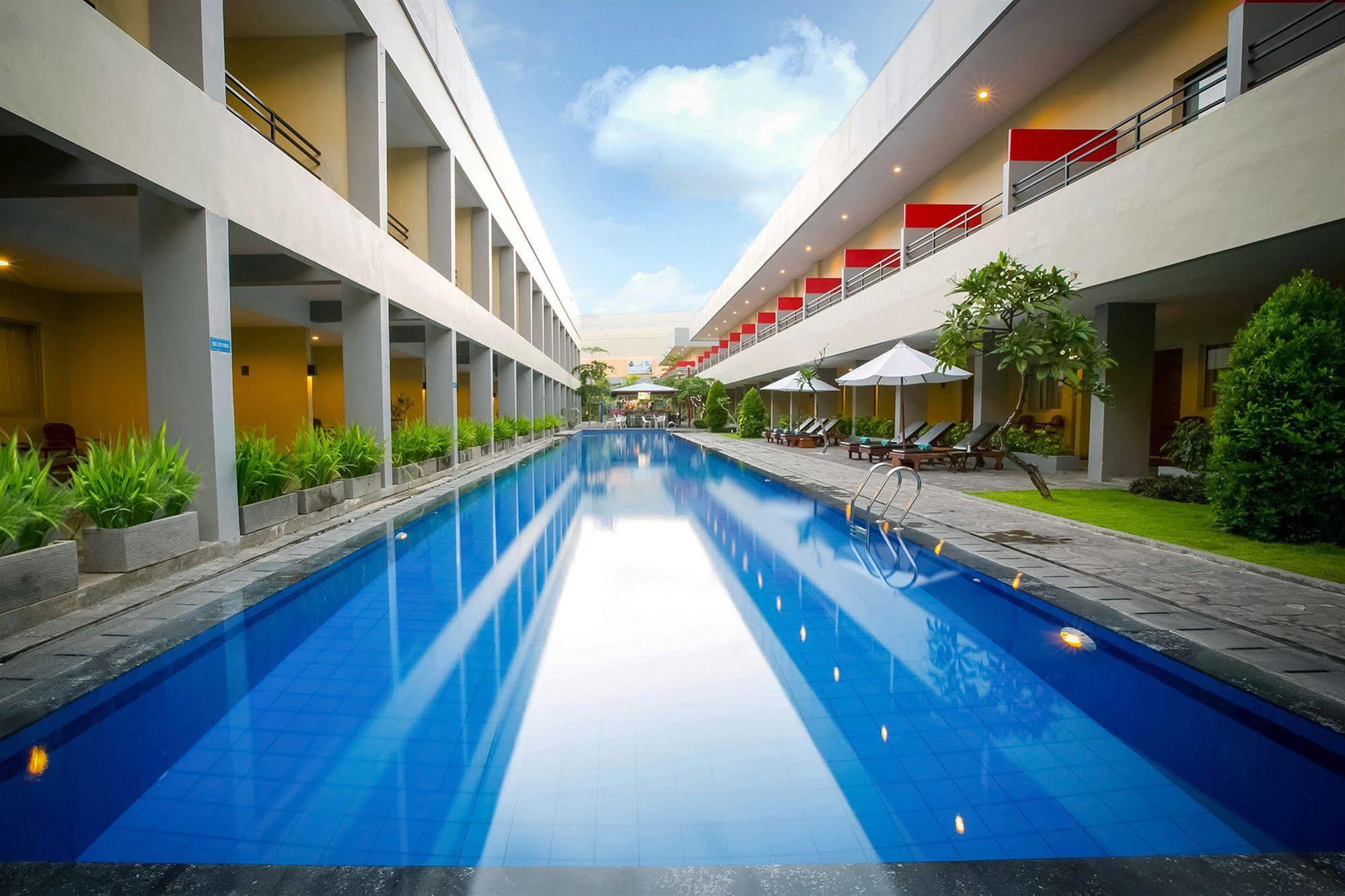 Kuta Station Hotel And Spa Bali Zewnętrze zdjęcie