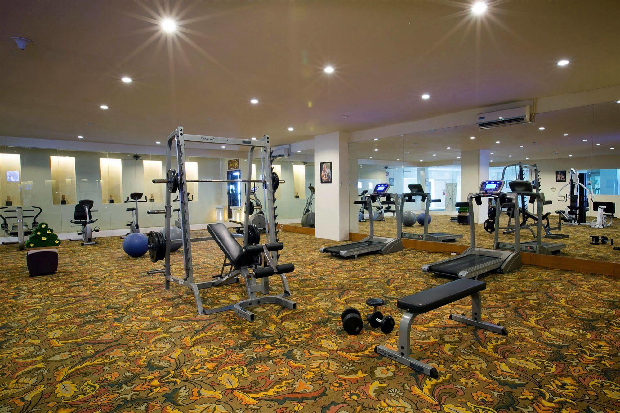 Kuta Station Hotel And Spa Bali Zewnętrze zdjęcie